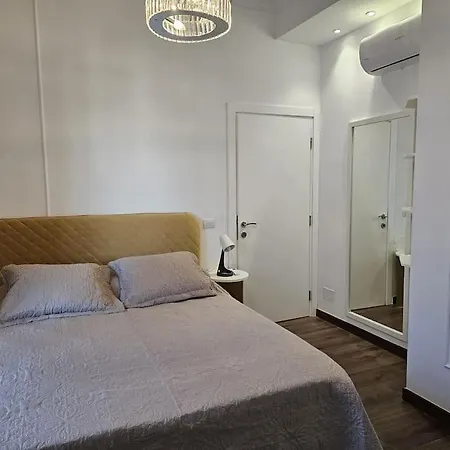 Deluxe Flat With Garden_tirana Tirana